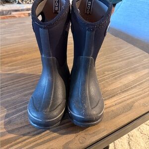 BOGS Kids Navy and Black Rain Boots